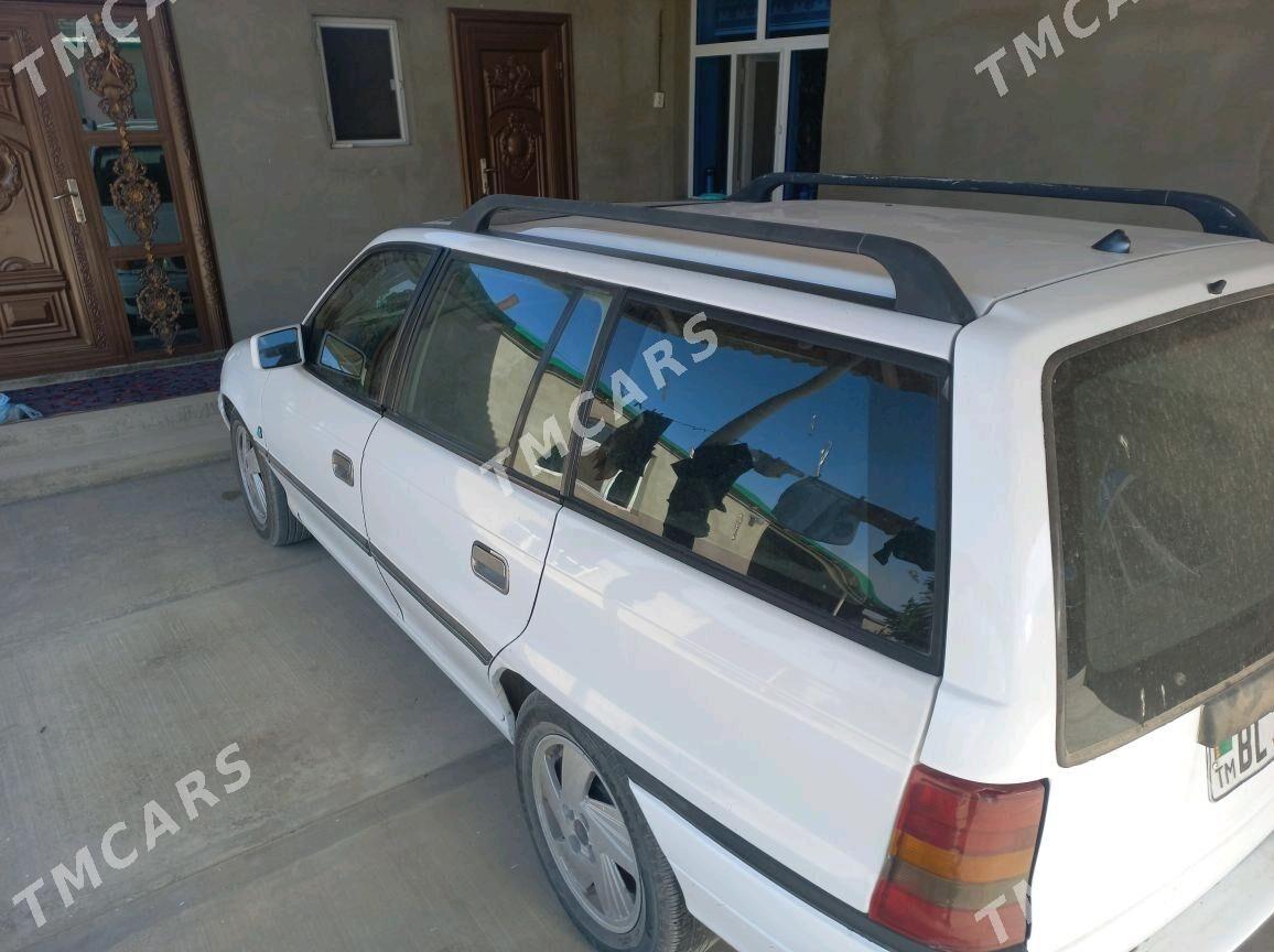 Opel Astra 1995 - 45 000 TMT - Bäherden - img 9