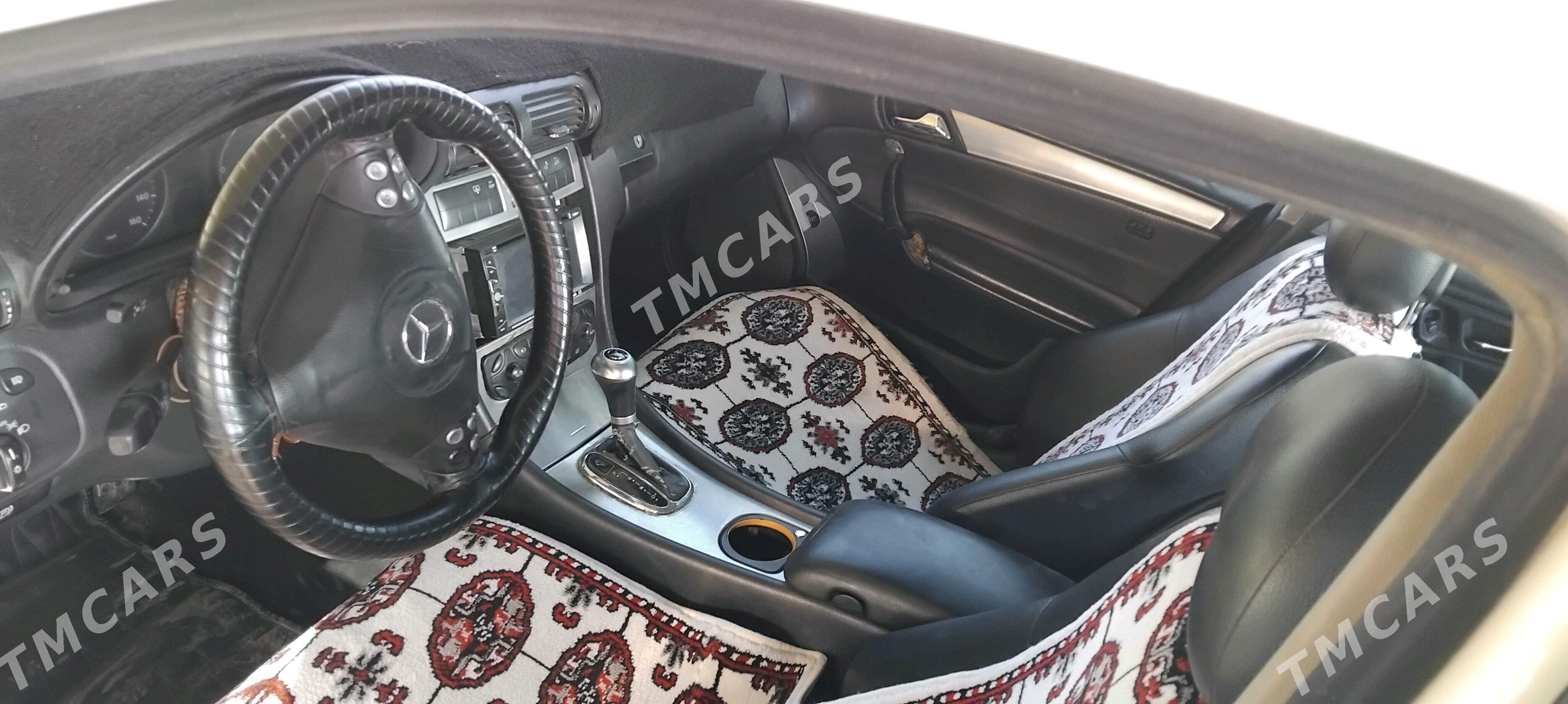 Mercedes-Benz C-Class 2005 - 100 000 TMT - Кака - img 3