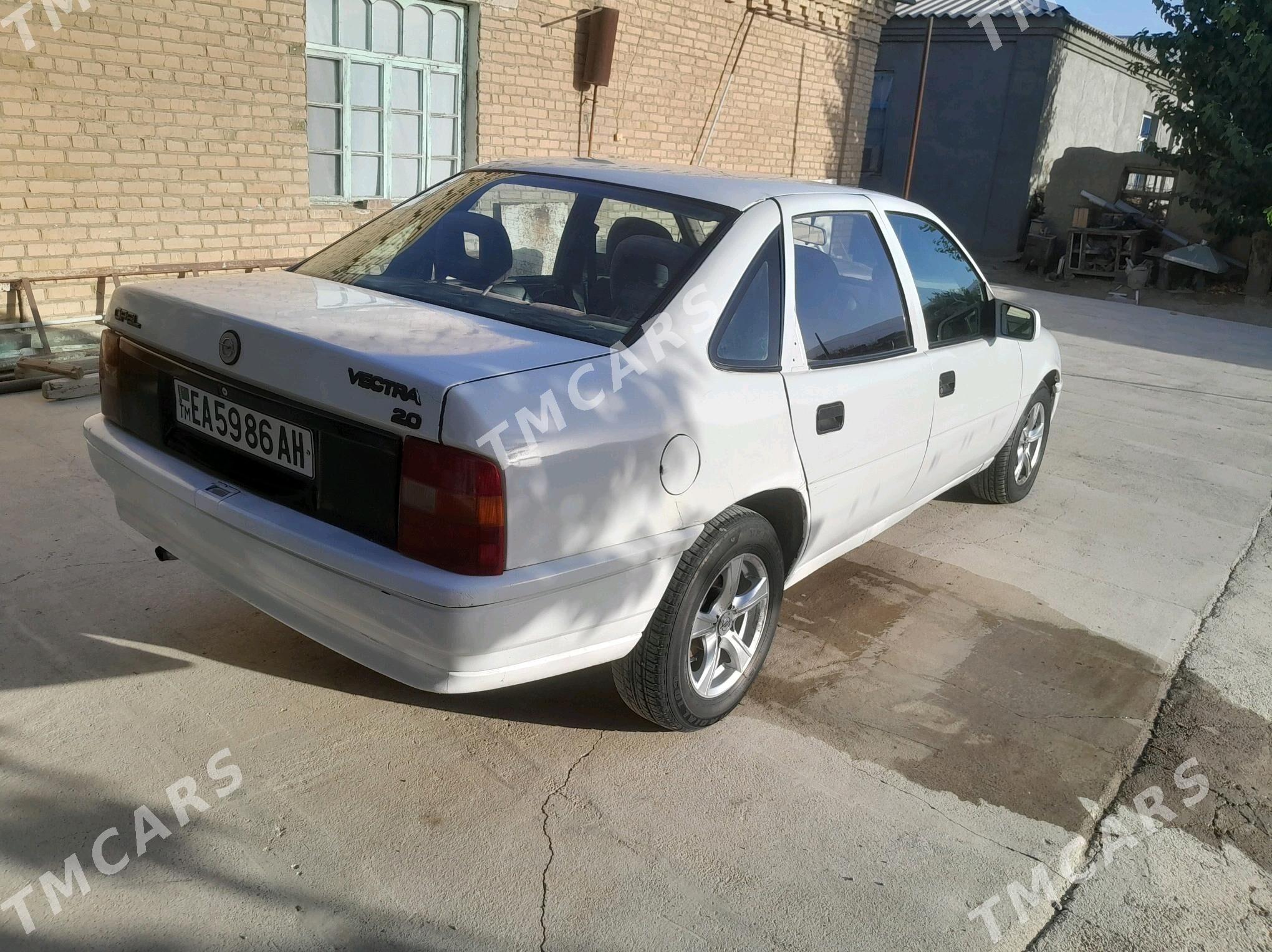 Opel Vectra 1989 - 23 000 TMT - Bäherden - img 2