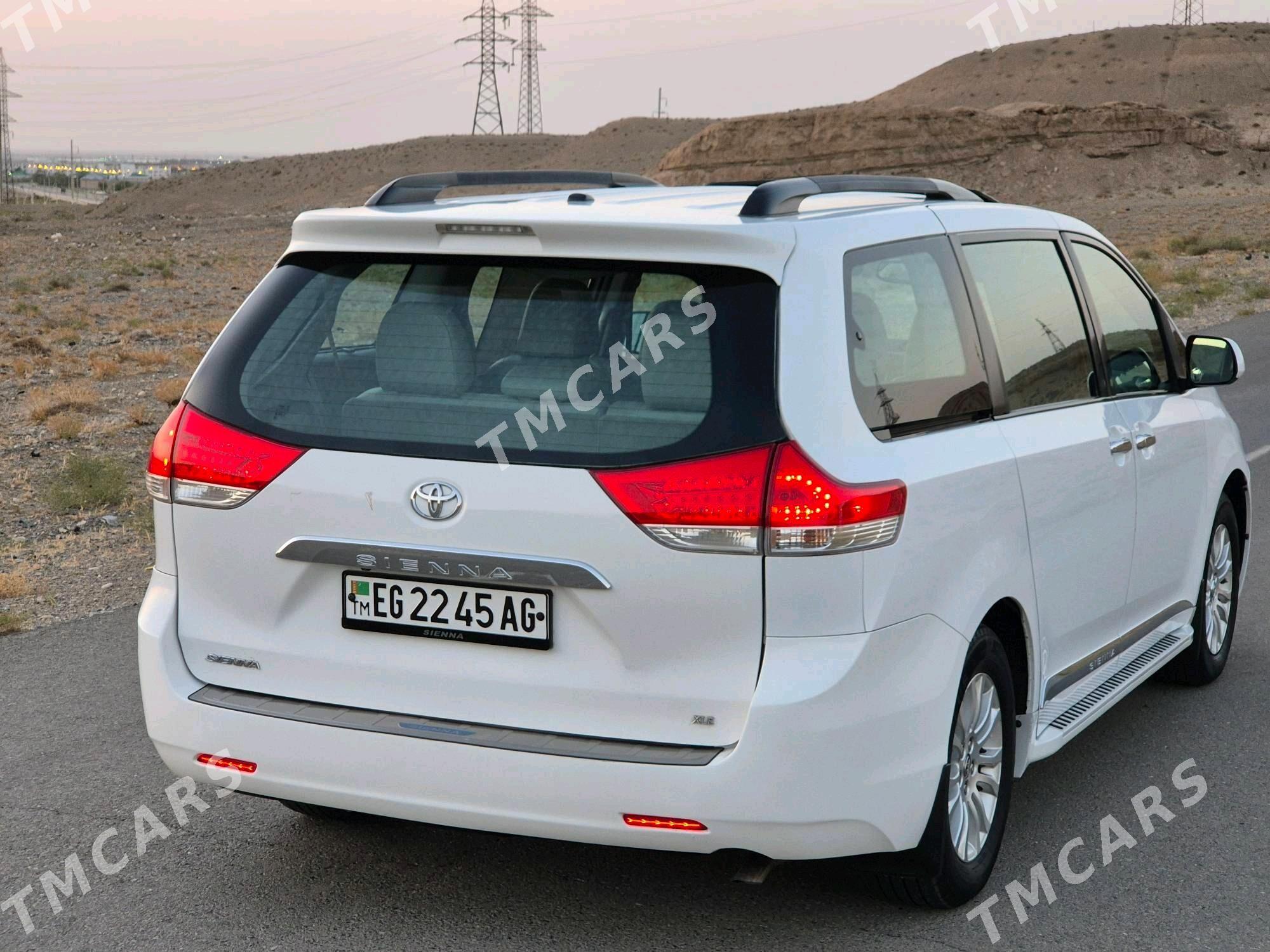 Toyota Sienna 2011 - 320 000 TMT - Гызыларбат - img 7