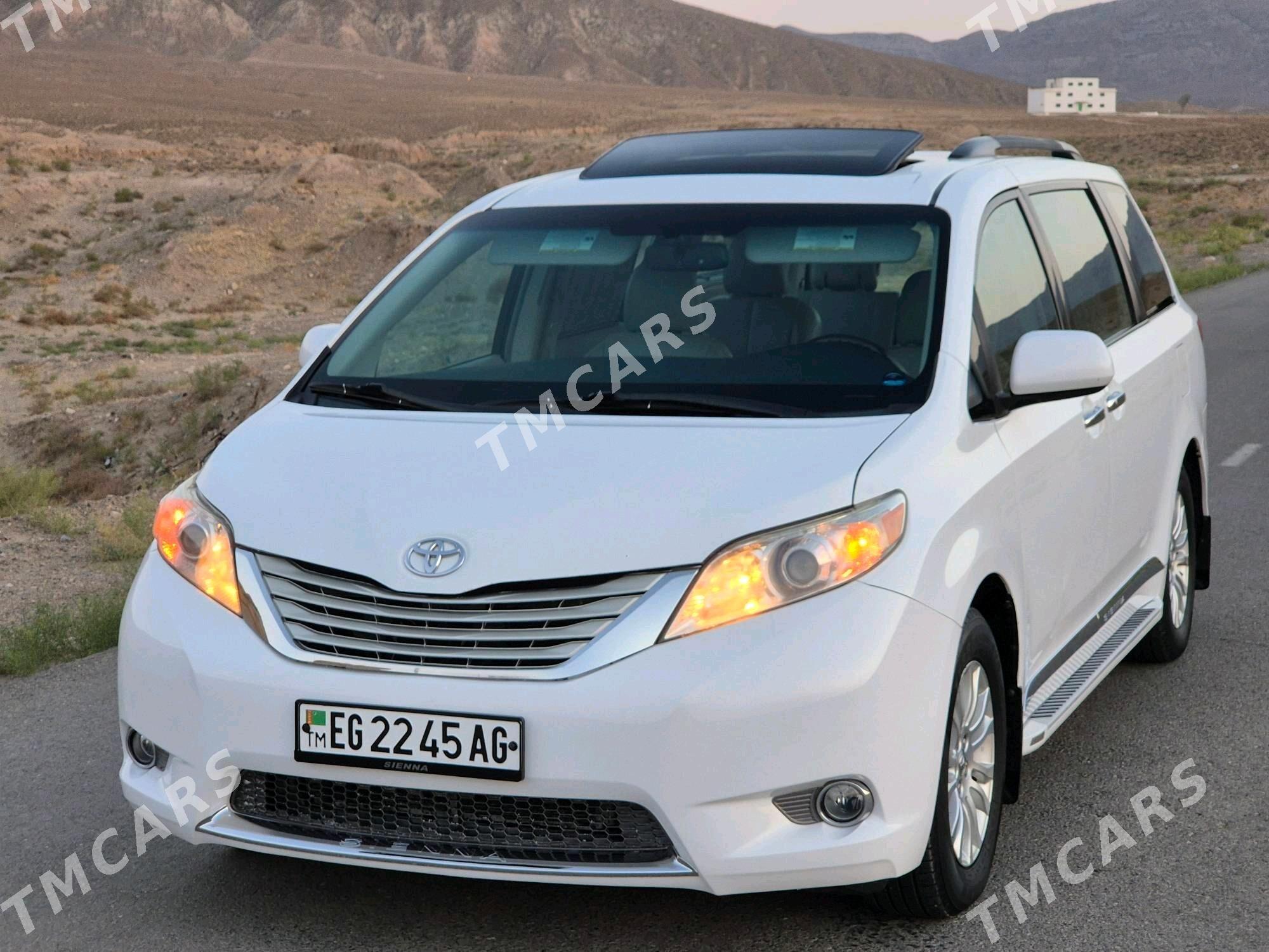 Toyota Sienna 2011 - 320 000 TMT - Гызыларбат - img 8