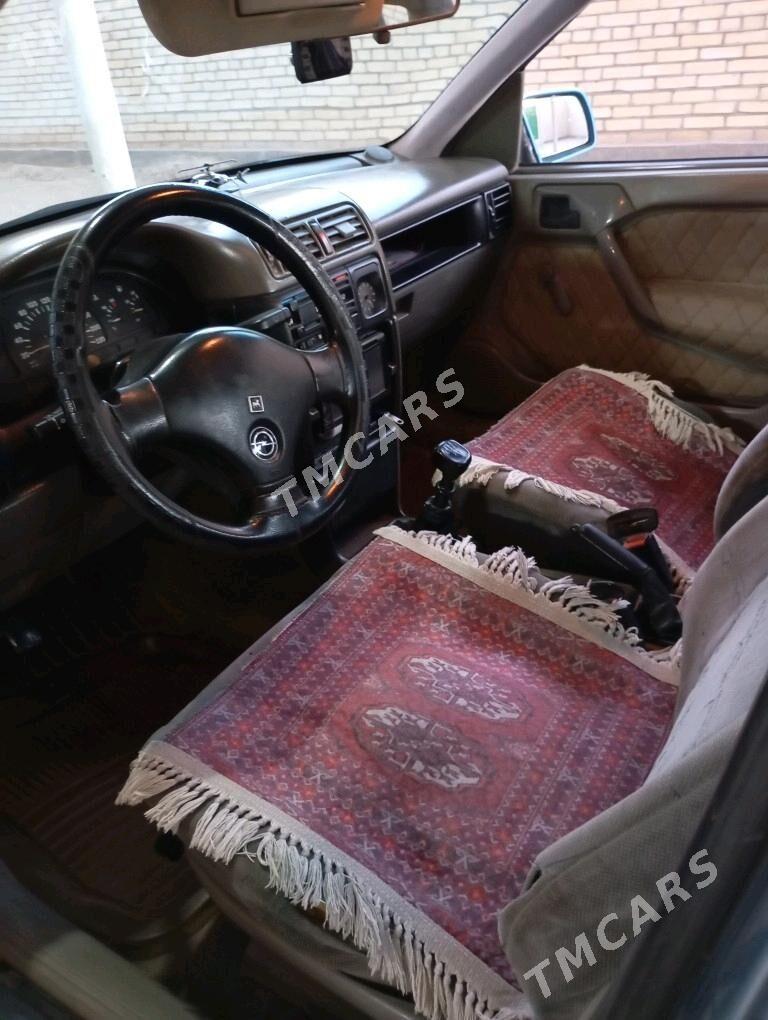 Opel Vectra 1992 - 40 000 TMT - Мары - img 3