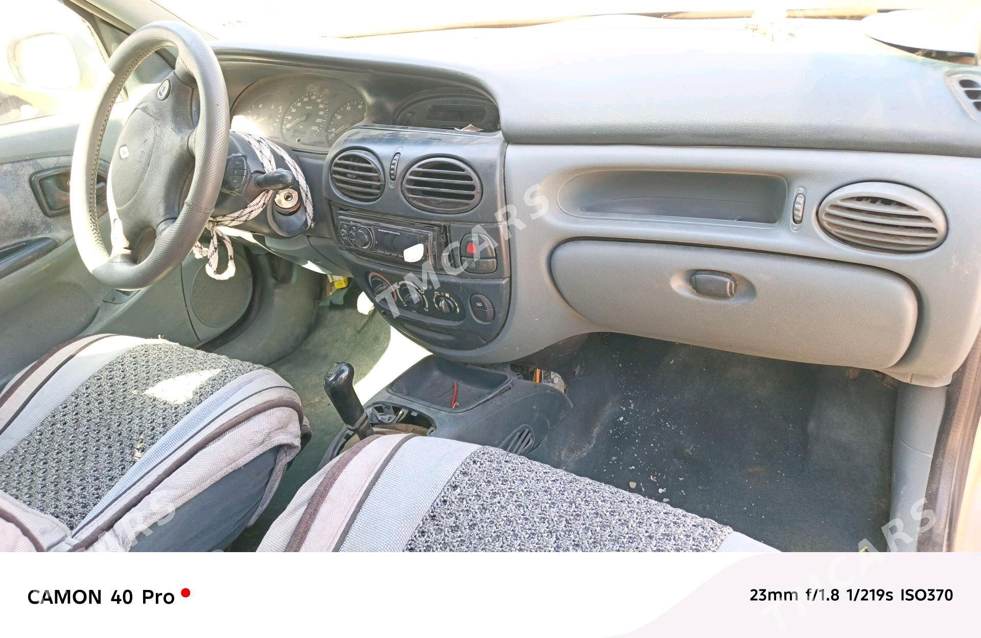 Renault Clio 1998 - 25 000 TMT - Tejen - img 4