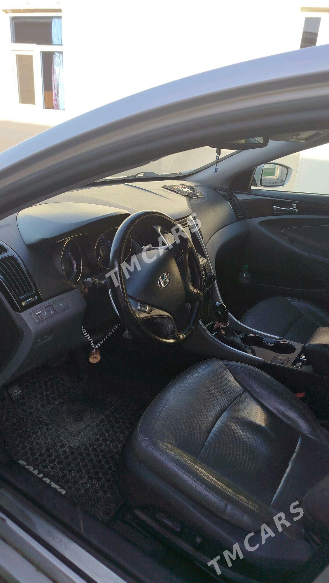 Hyundai Sonata 2012 - 165 000 TMT - Ашхабад - img 4