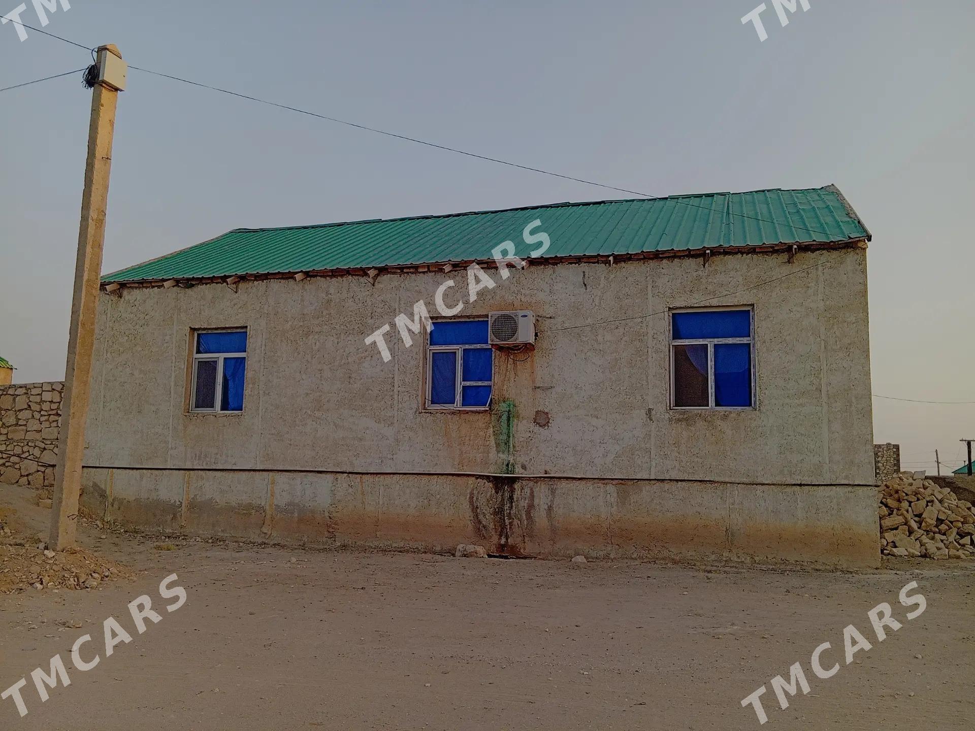 Akdaşda satlyk jaý - Туркменбаши - img 2