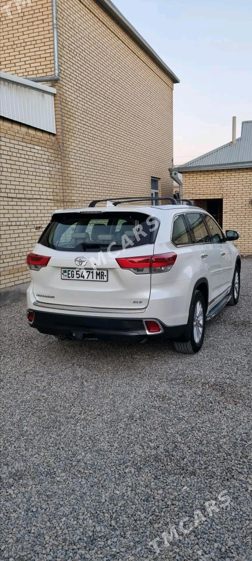 Toyota Highlander 2018 - 485 000 TMT - Мары - img 5