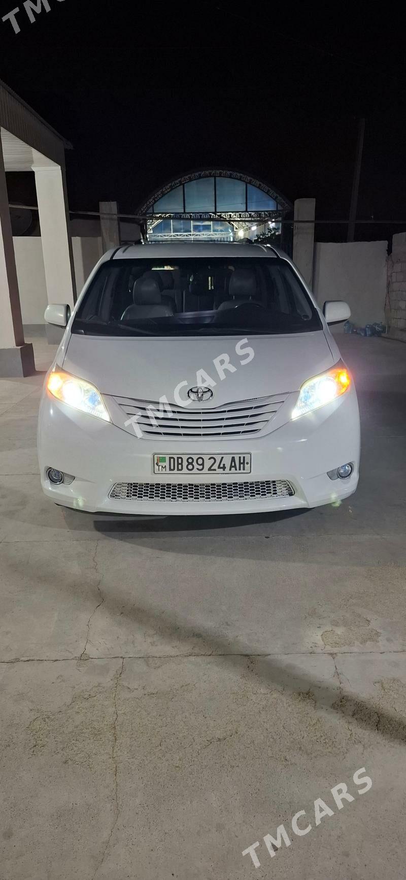 Toyota Sienna 2017 - 370 000 TMT - Bagyr - img 4