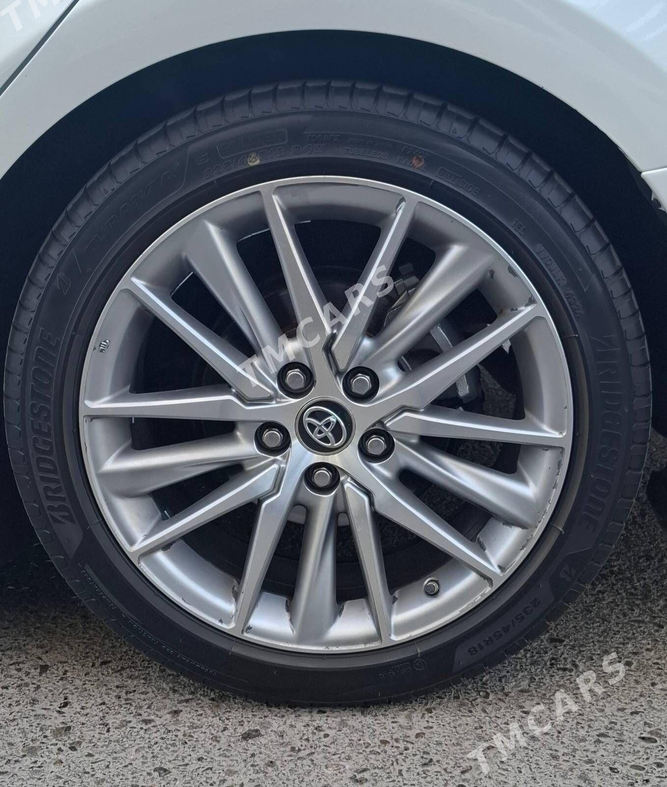 Toyota Camry 2019 - 450 000 TMT - Ашхабад - img 8