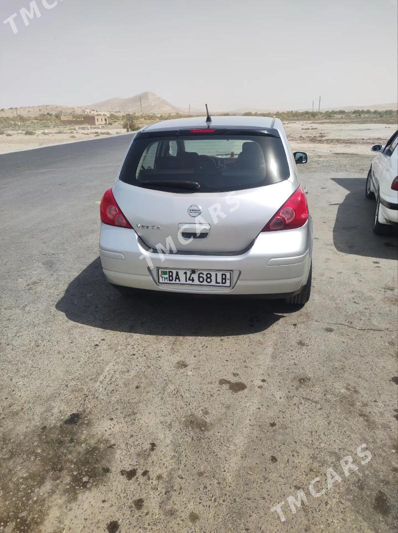Nissan Versa 2010 - 110 000 TMT - Достлук - img 5