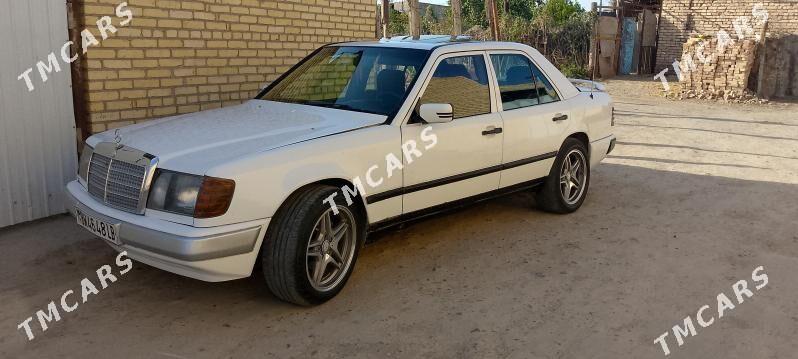 Mercedes-Benz 230E 1987 - 38 000 TMT - Туркменабат - img 4