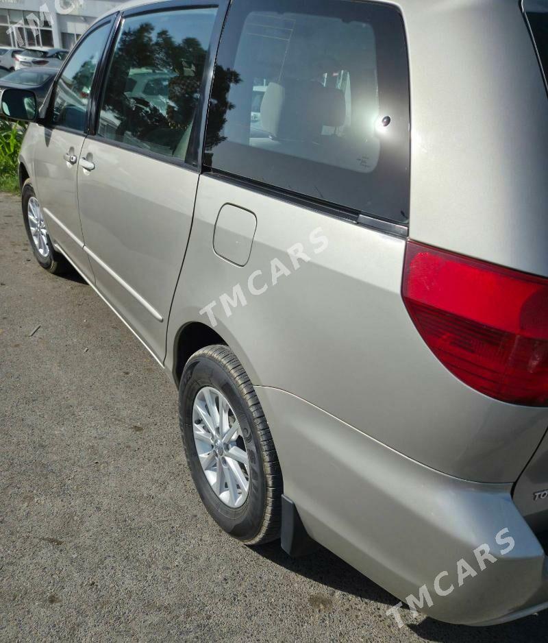 Toyota Sienna 2004 - 240 000 TMT - Туркменабат - img 9