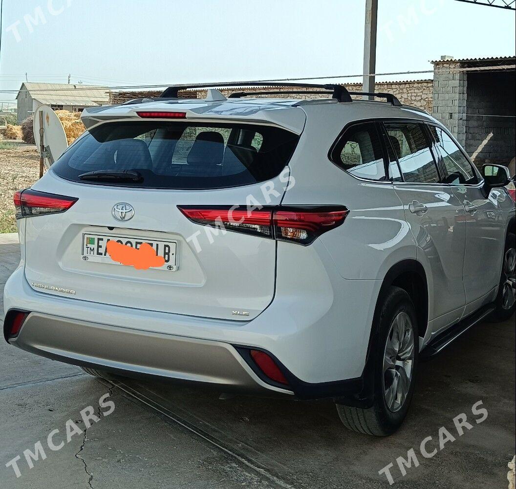 Toyota Highlander 2022 - 520 000 TMT - Койтендаг - img 3