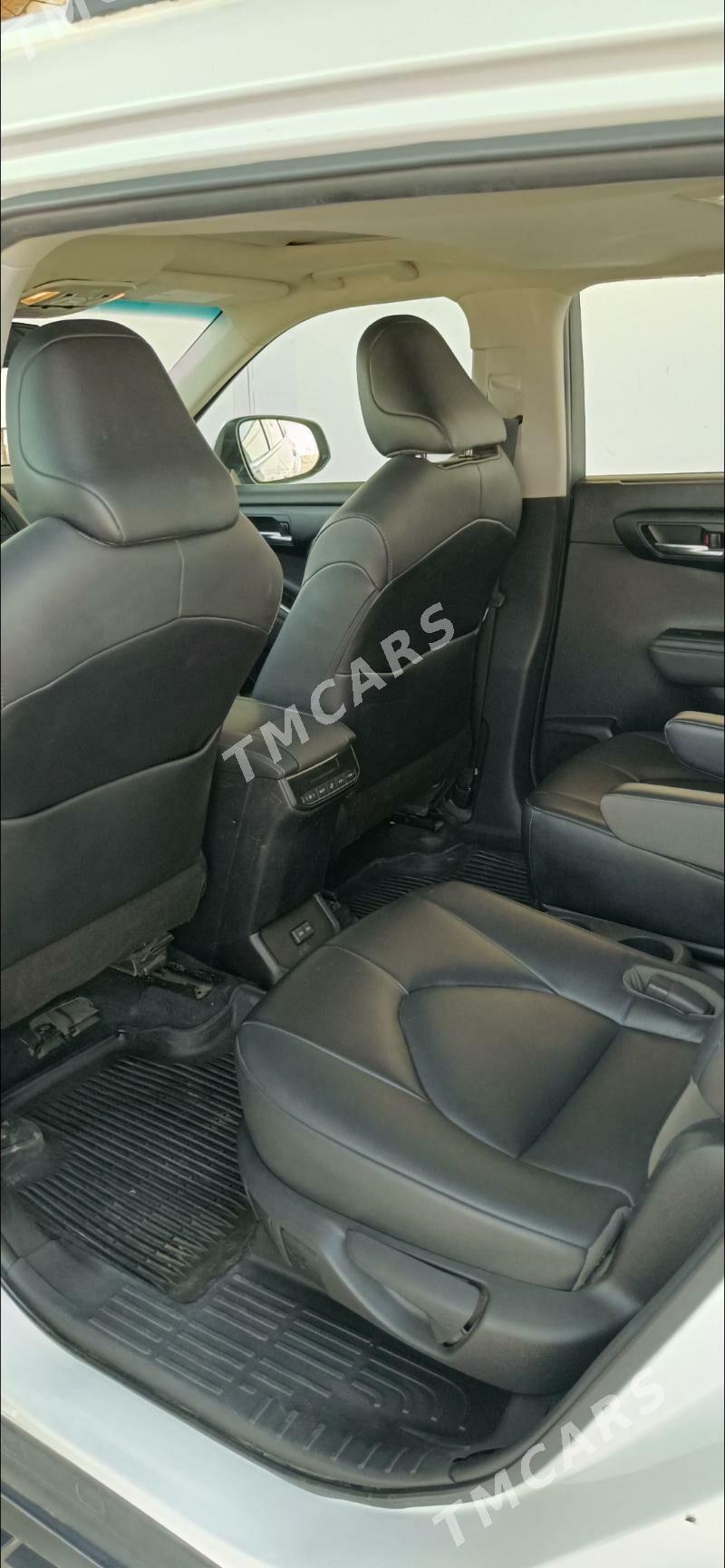 Toyota Highlander 2022 - 520 000 TMT - Койтендаг - img 4