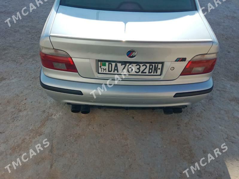 BMW E39 2002 - 135 000 TMT - Türkmenbaşy - img 5