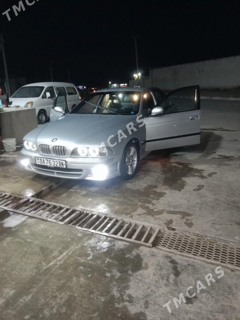 BMW E39 2002 - 135 000 TMT - Türkmenbaşy - img 2
