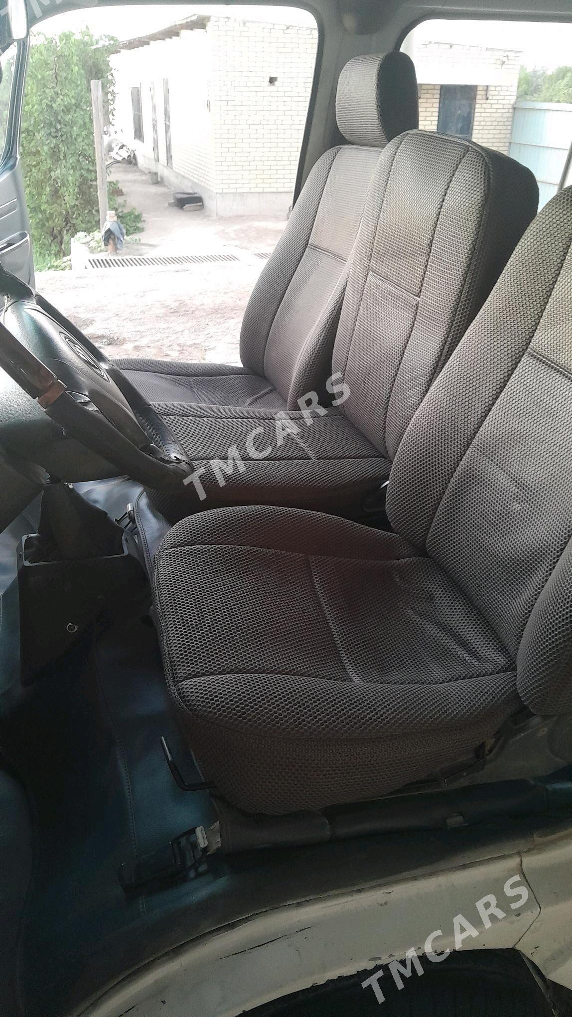 Toyota Hiace 2013 - 140 000 TMT - Wekilbazar - img 4