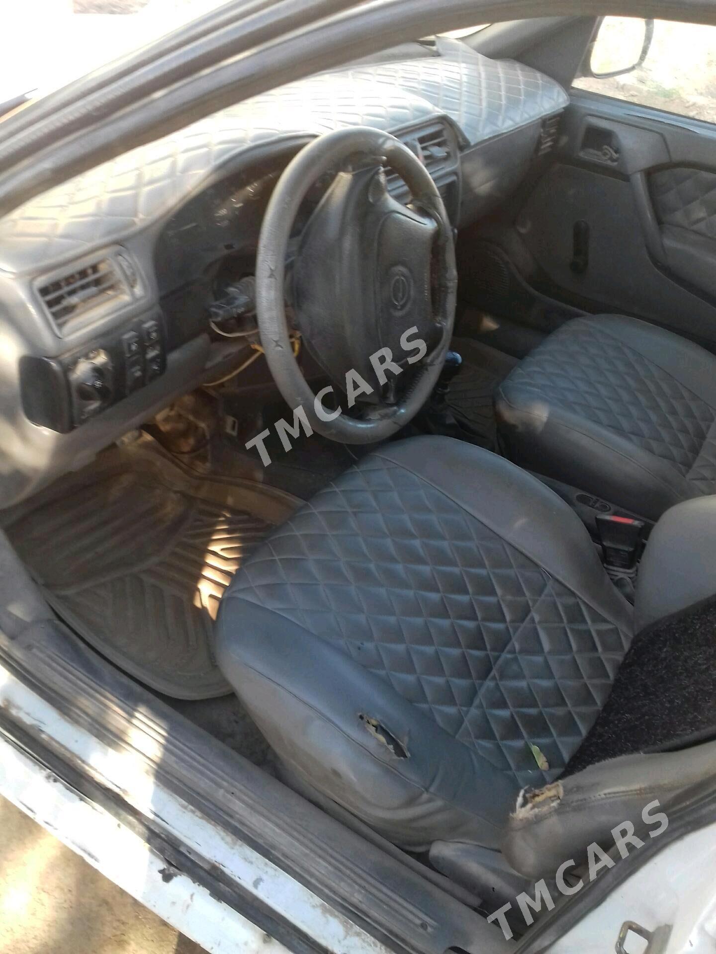 Opel Vectra 1995 - 18 000 TMT - Дашогуз - img 4