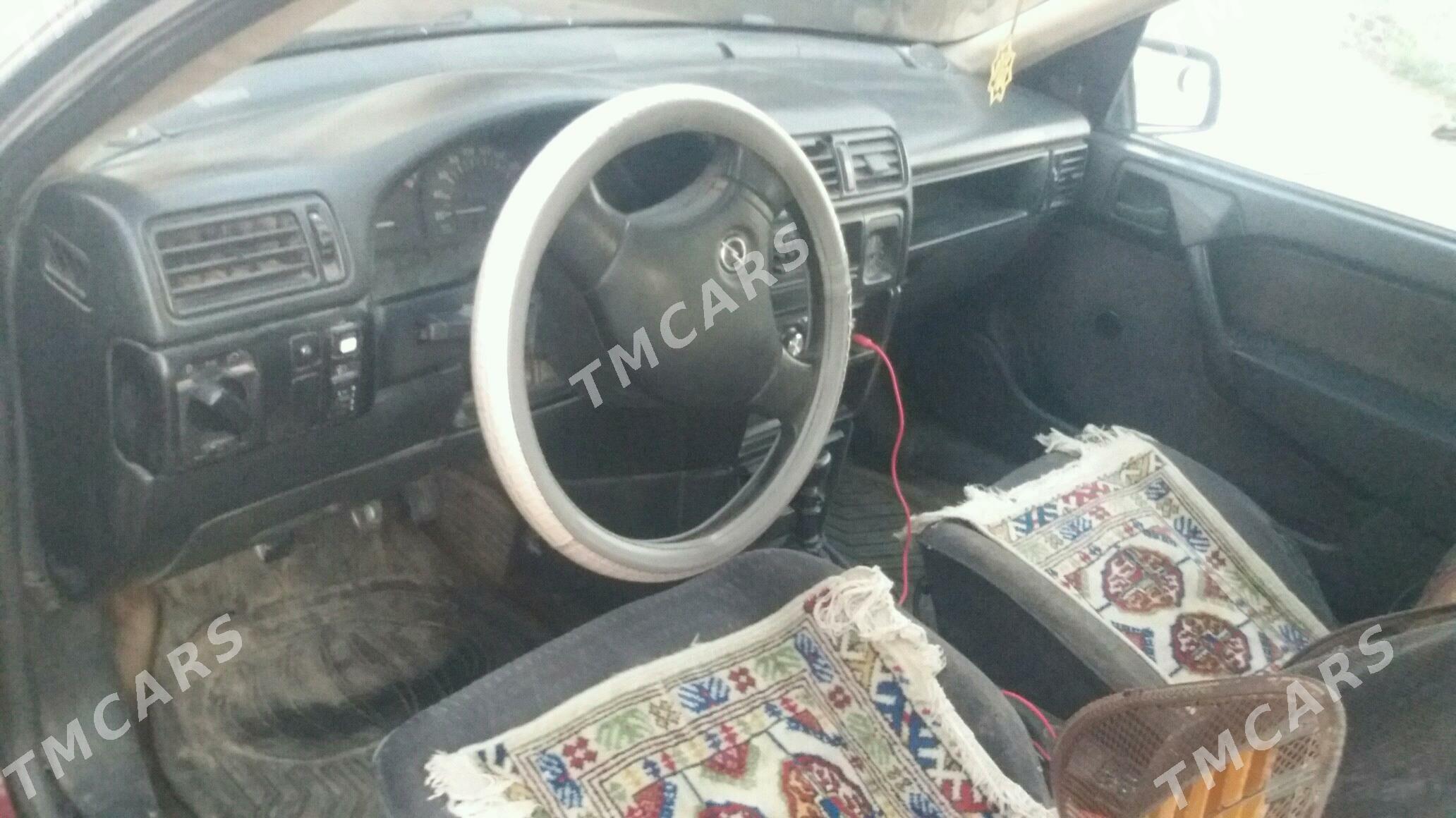 Opel Vectra 1989 - 30 000 TMT - Ходжамбаз - img 2