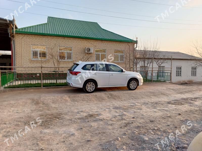 Mitsubishi Outlander 2022 - 300 000 TMT - Теджен - img 10
