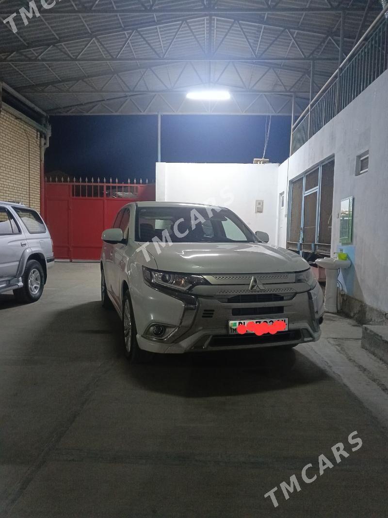 Mitsubishi Outlander 2022 - 300 000 TMT - Теджен - img 9