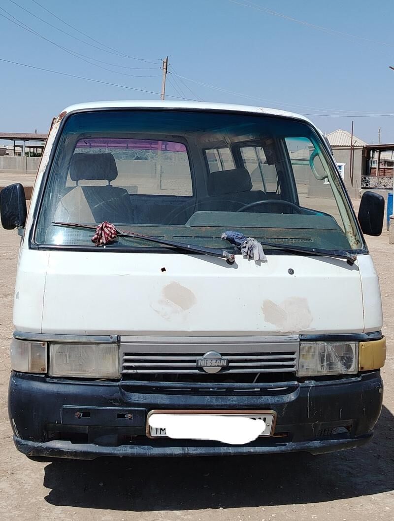 Nissan Urvan 1998 - 35 000 TMT - Балканабат - img 3