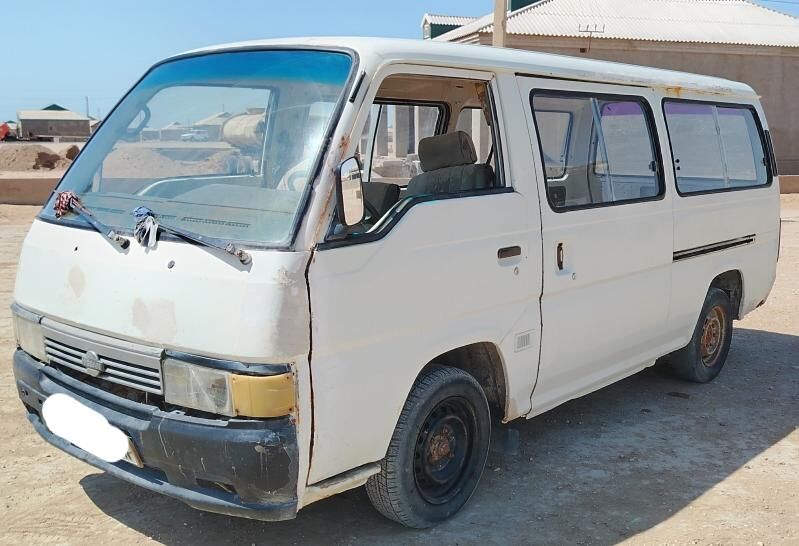 Nissan Urvan 1998 - 35 000 TMT - Балканабат - img 6