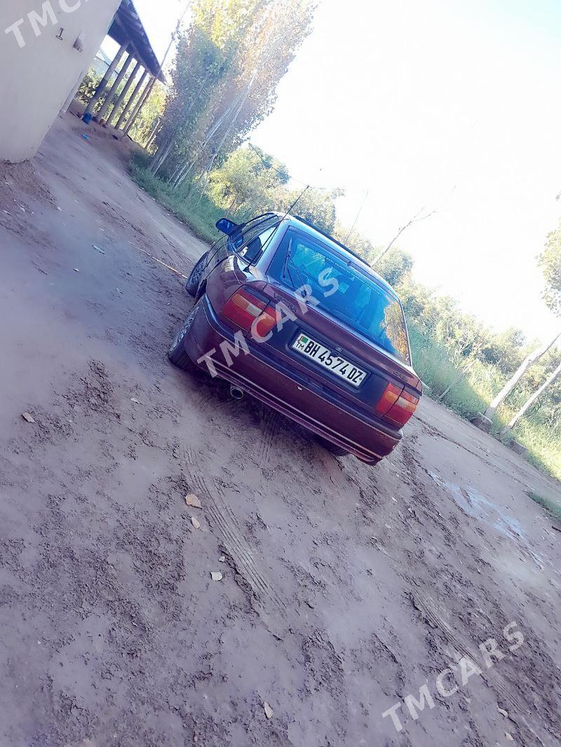 Opel Vectra 1991 - 25 000 TMT - Гурбансолтан Едже - img 2