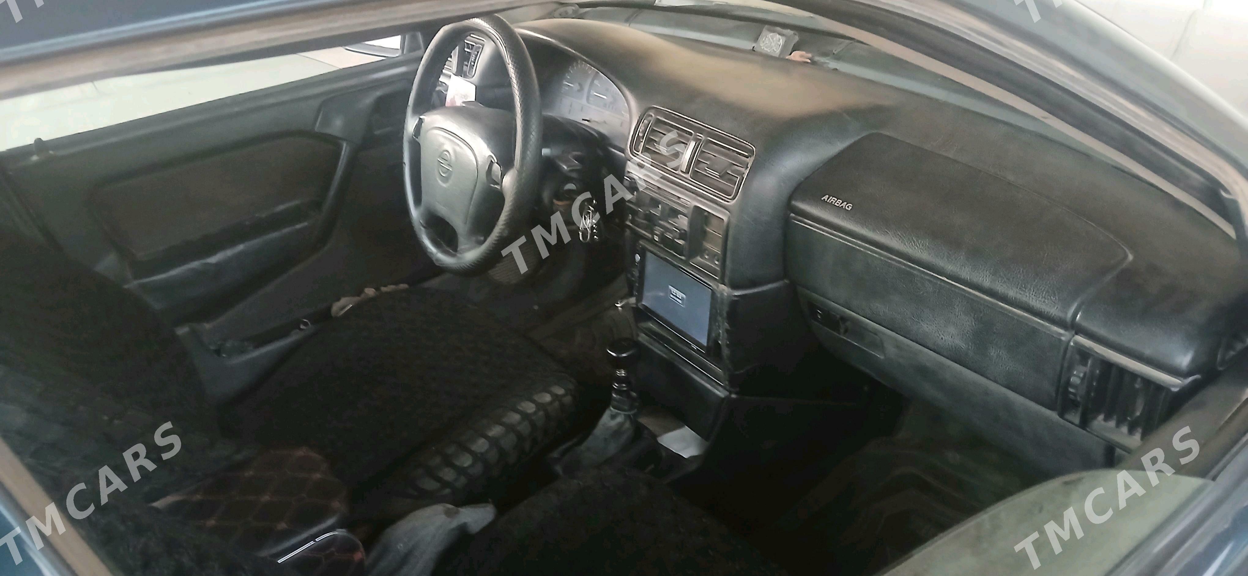 Opel Vectra 1993 - 35 000 TMT - Гурбансолтан Едже - img 4