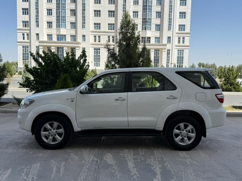 Toyota Fortuner 2011 - 299 000 TMT - Aşgabat - img 1