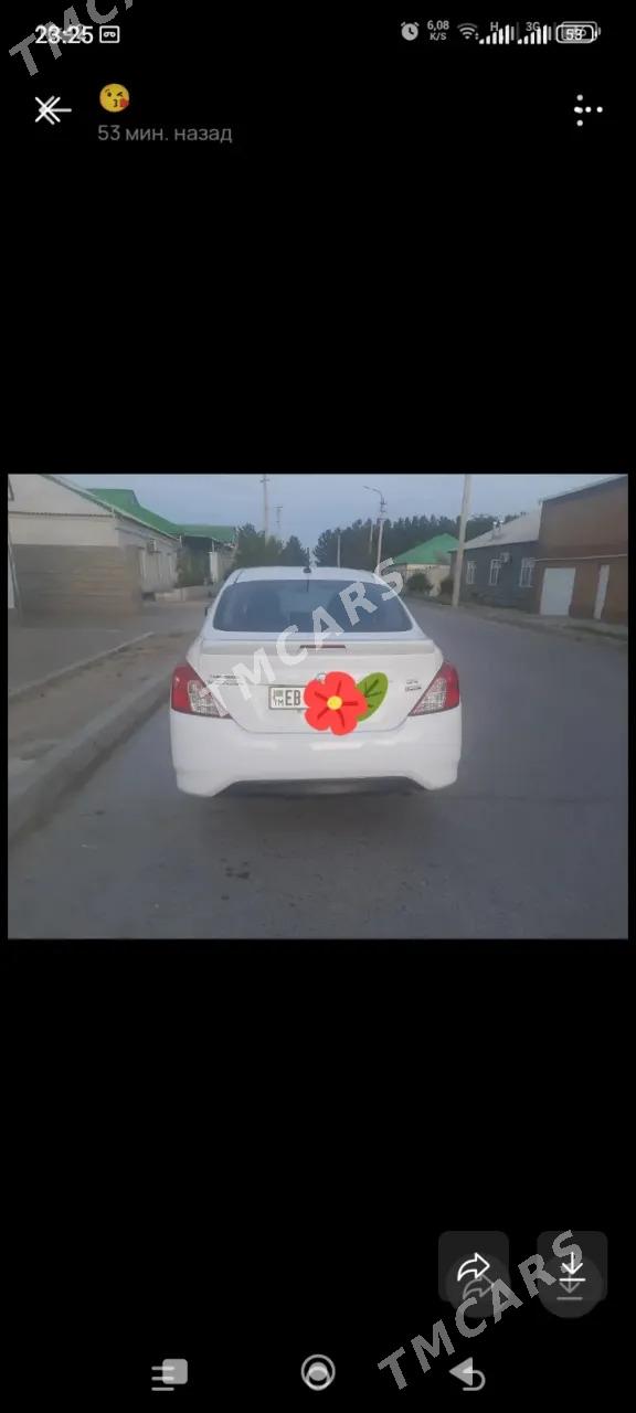 Nissan Versa 2017 - 130 000 TMT - Гёкдепе - img 5
