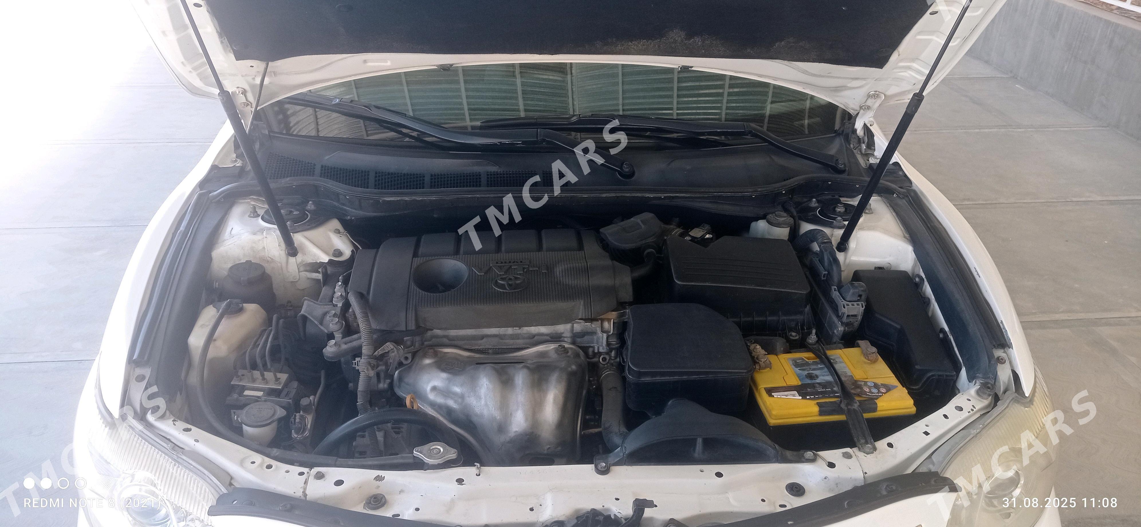 Toyota Camry 2010 - 190 000 TMT - Мары - img 2
