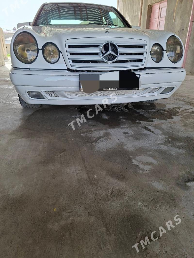 Mercedes-Benz E320 1997 - 85 000 TMT - Бахарден - img 2