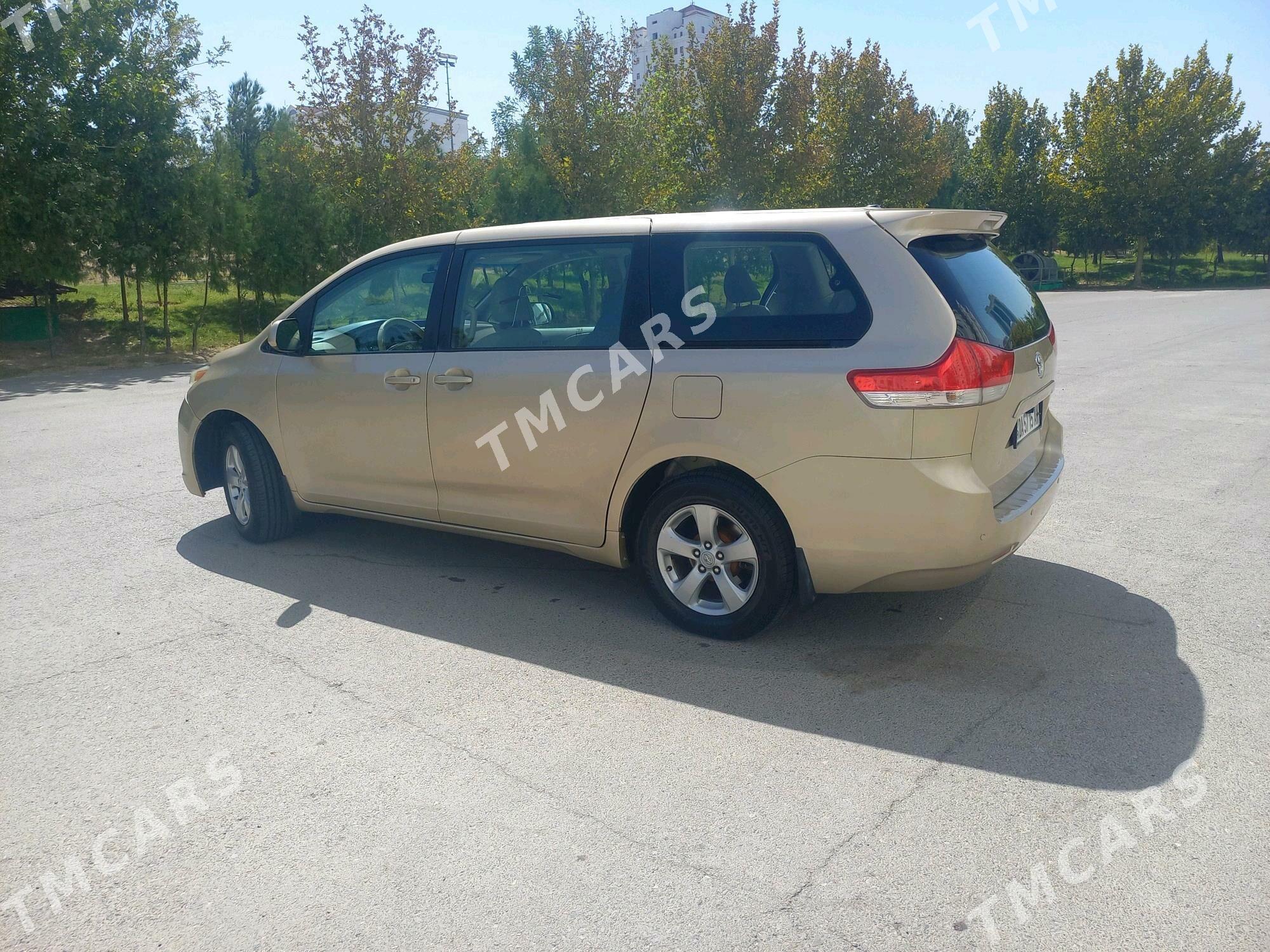 Toyota Sienna 2010 - 255 000 TMT - Aşgabat - img 6