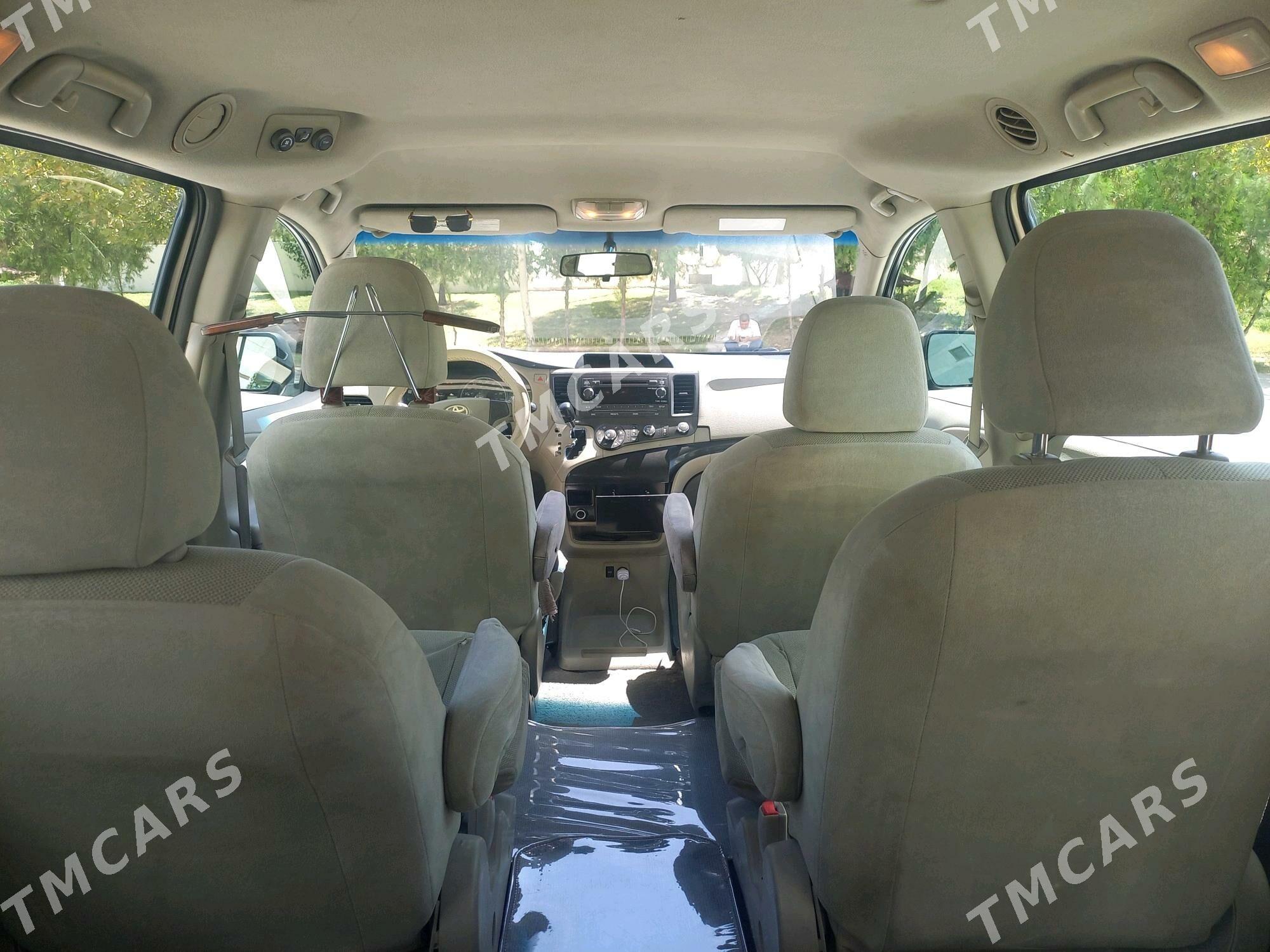 Toyota Sienna 2010 - 255 000 TMT - Aşgabat - img 5