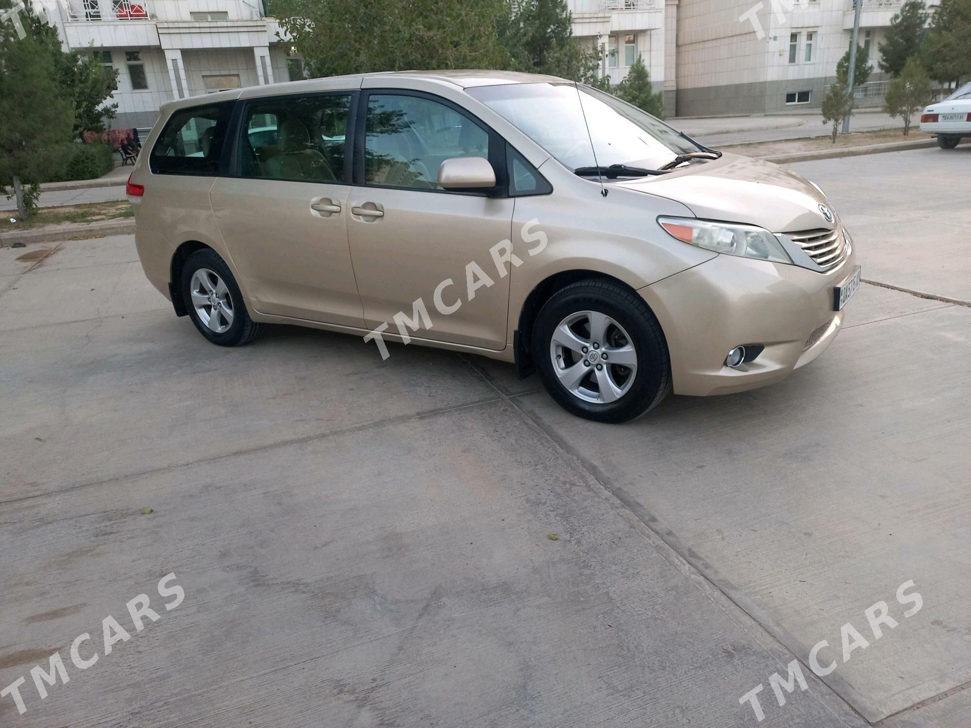 Toyota Sienna 2010 - 255 000 TMT - Aşgabat - img 8