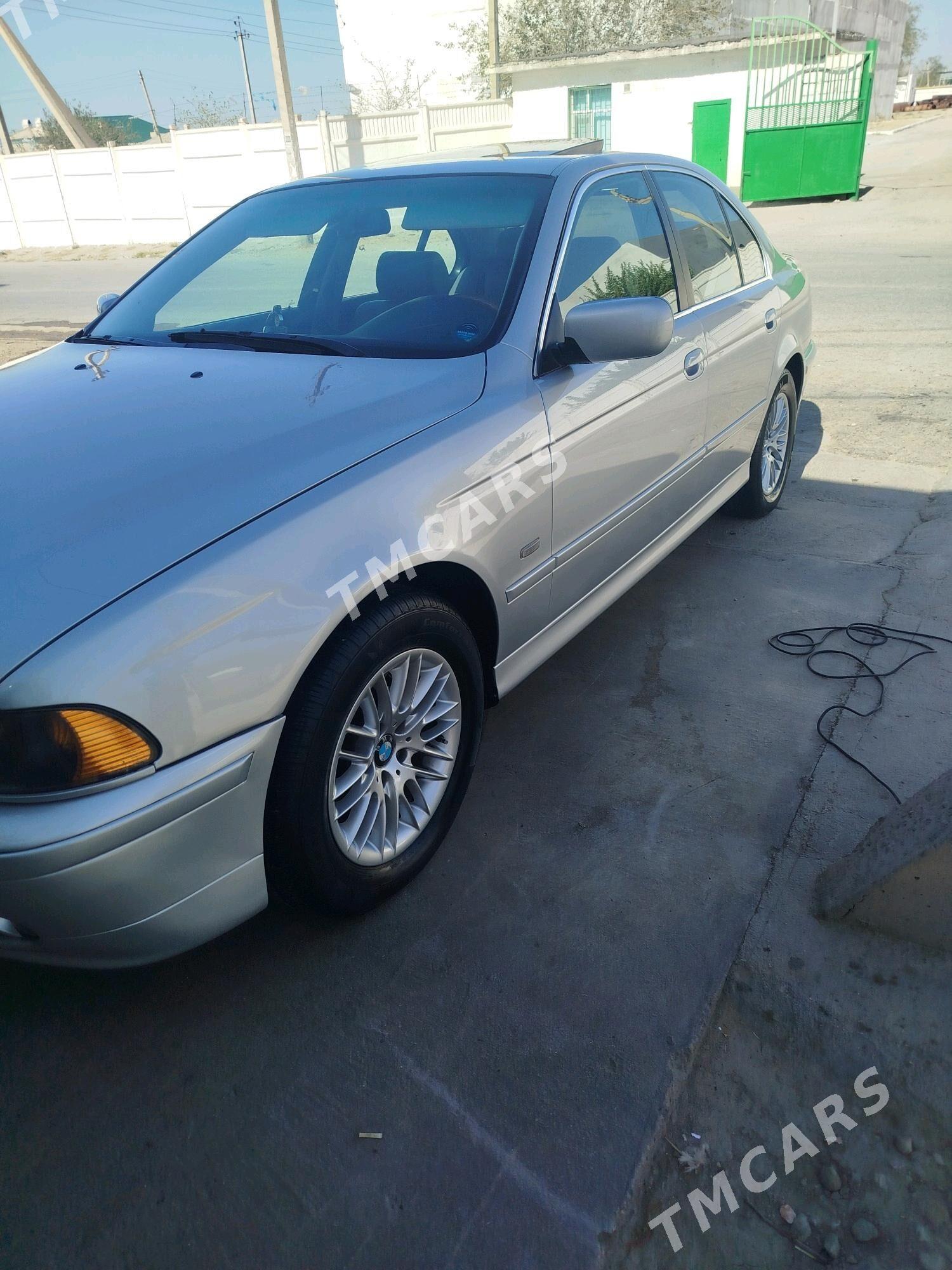 BMW 525 2002 - 125 000 TMT - Balkanabat - img 3