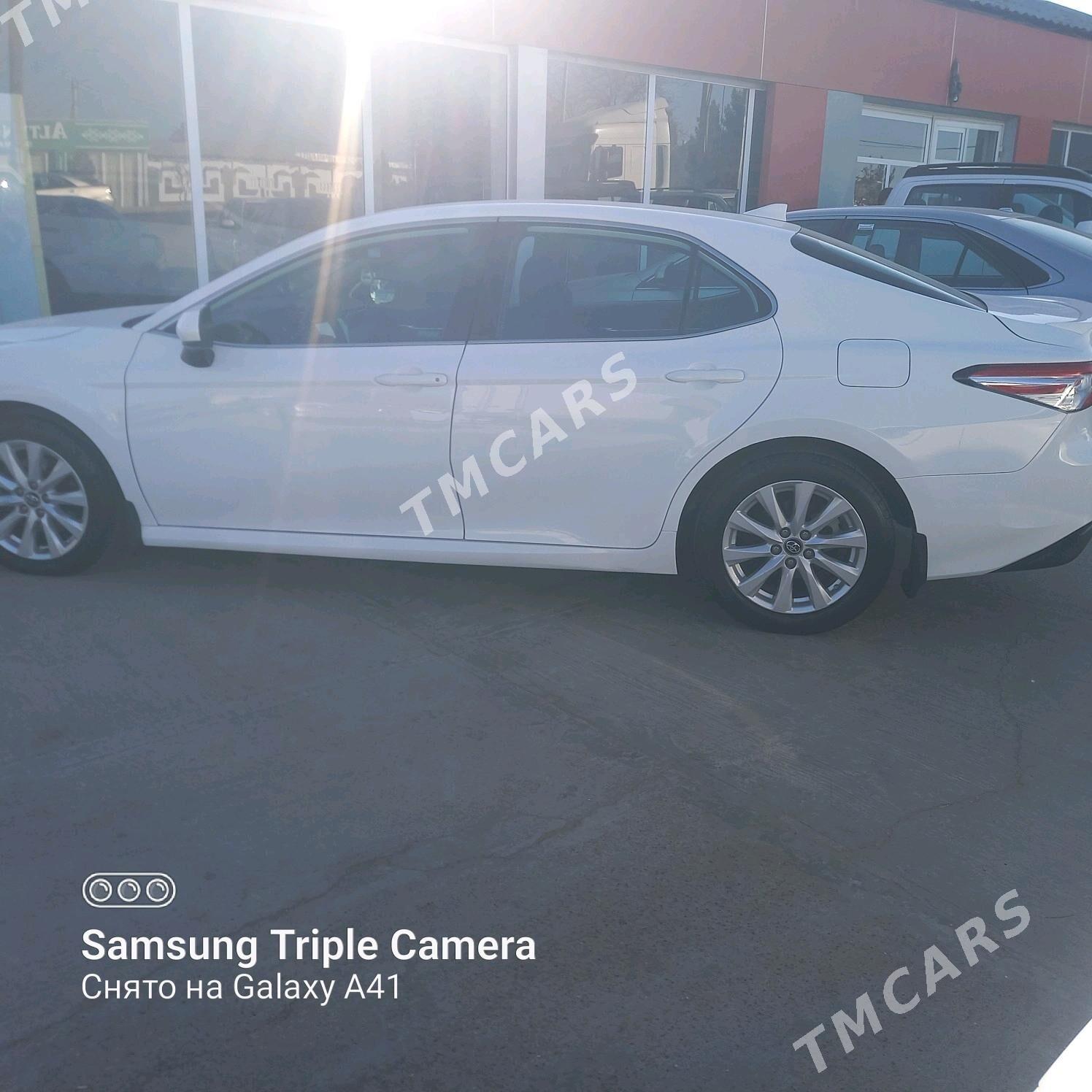 Toyota Camry 2019 - 310 000 TMT - Мары - img 3