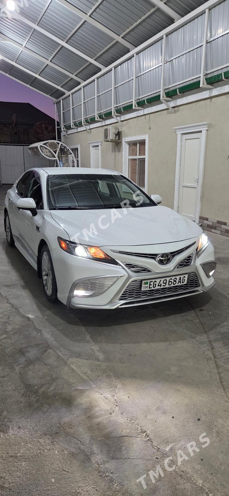 Toyota Camry 2021 - 335 000 TMT - Ашхабад - img 4