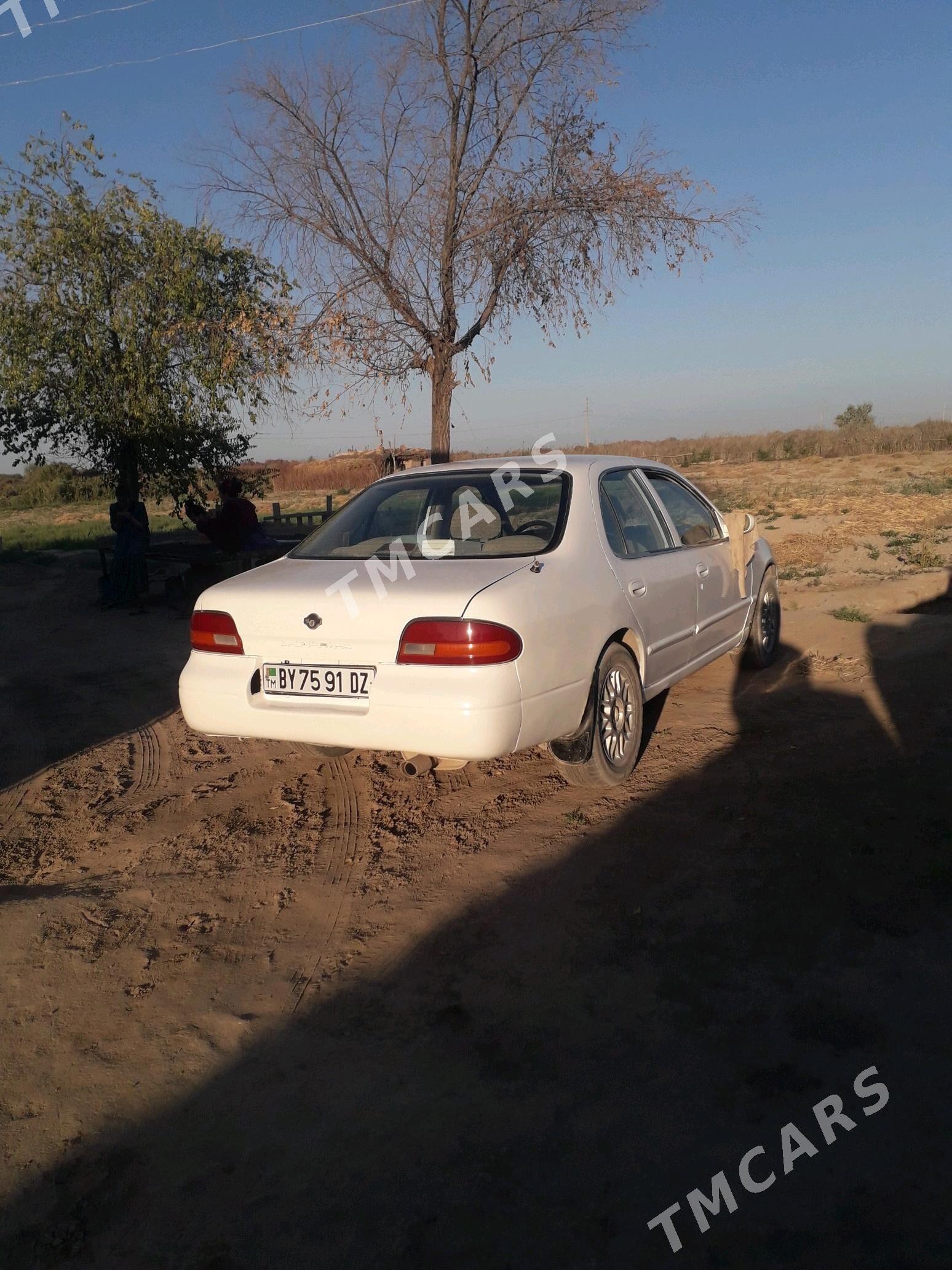 Nissan Altima 1993 - 35 000 TMT - етр. Туркменбаши - img 4
