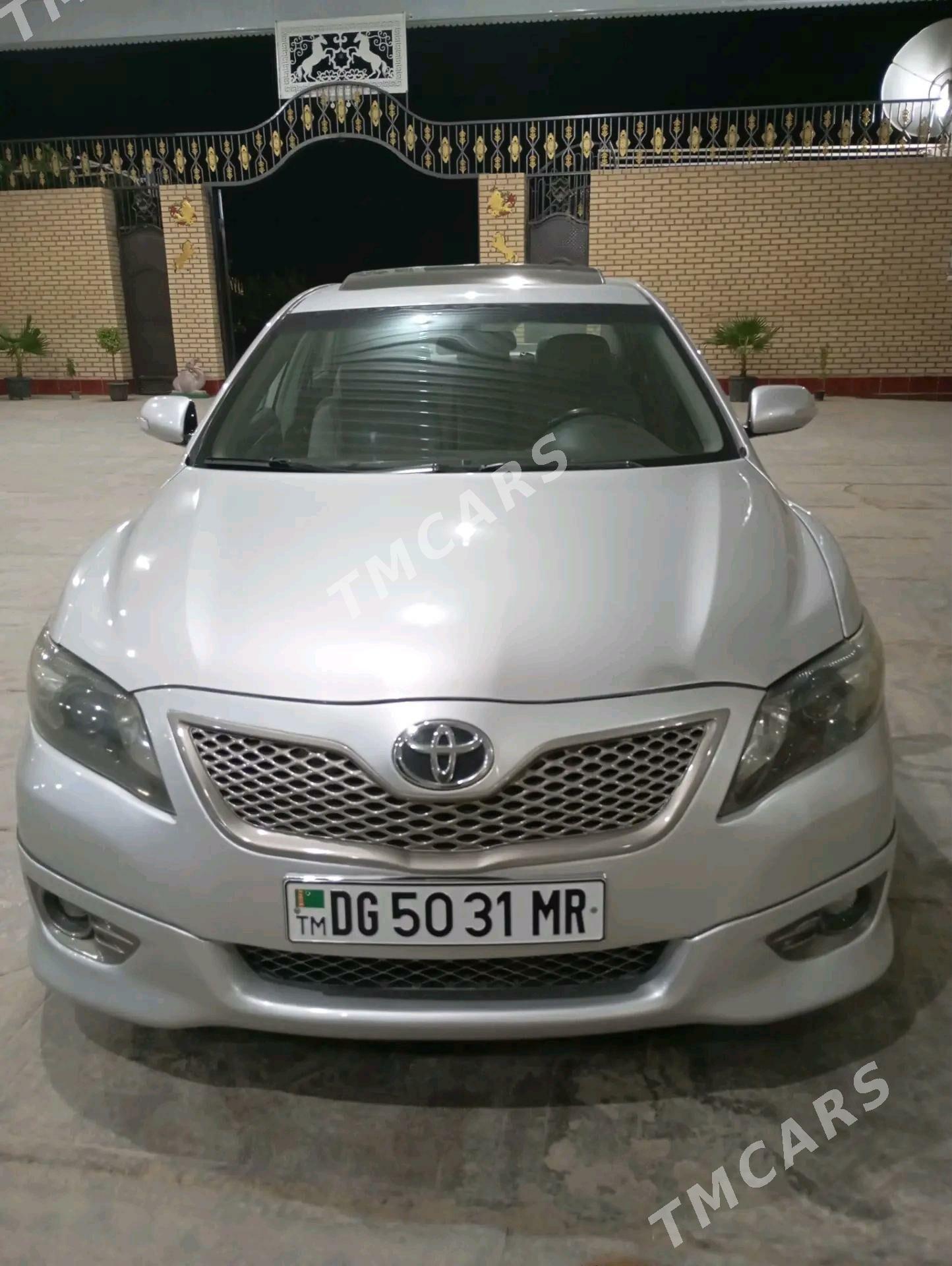 Toyota Camry 2010 - 174 000 TMT - Байрамали - img 2
