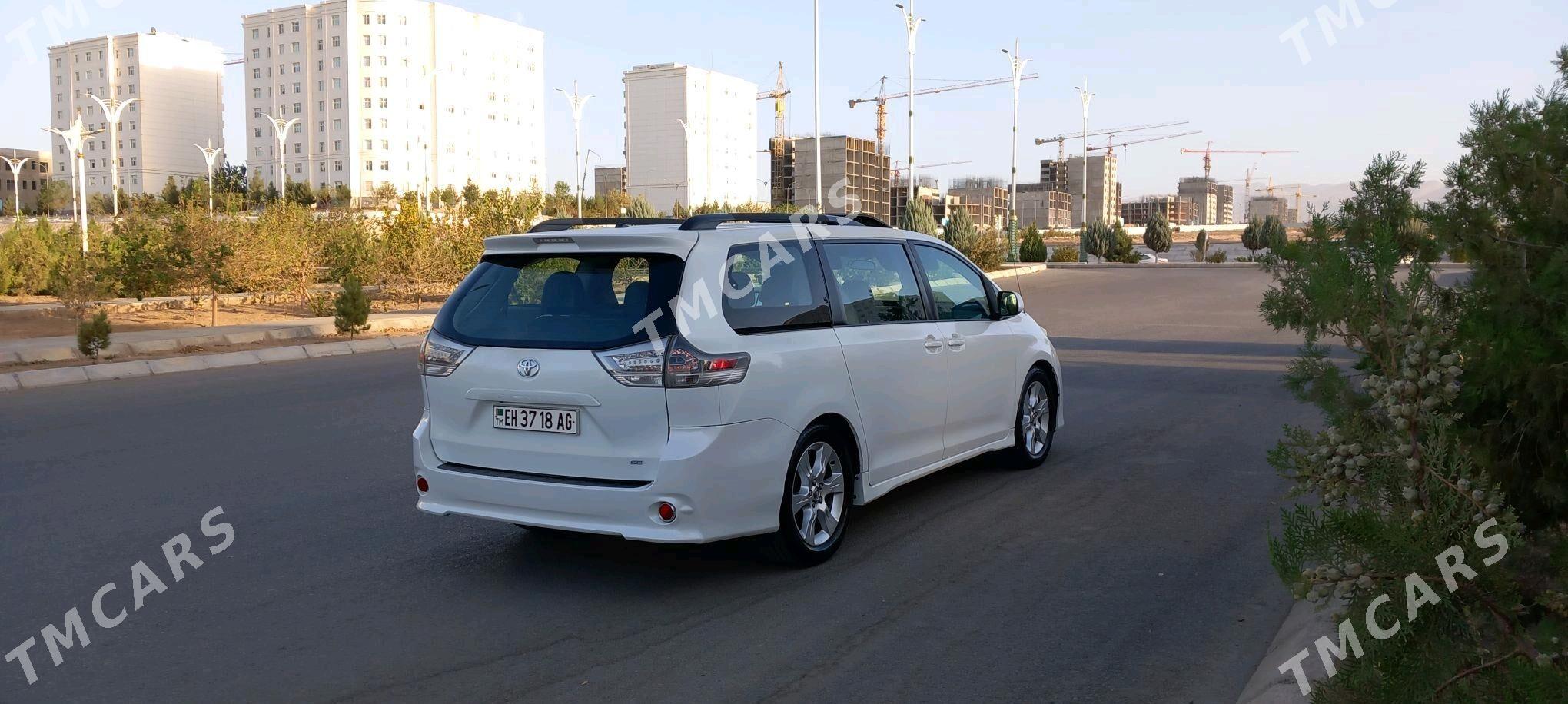 Toyota Sienna 2011 - 285 000 TMT - Ашхабад - img 2