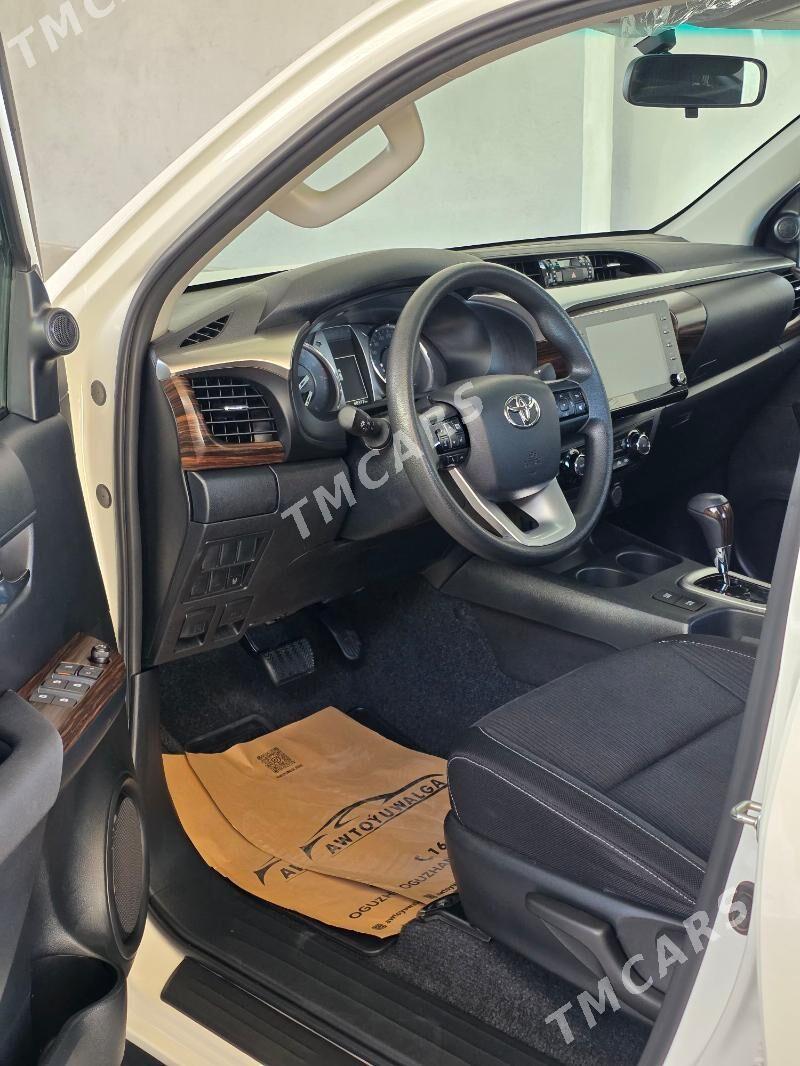 Toyota Hilux 2022 - 588 000 TMT - Aşgabat - img 5