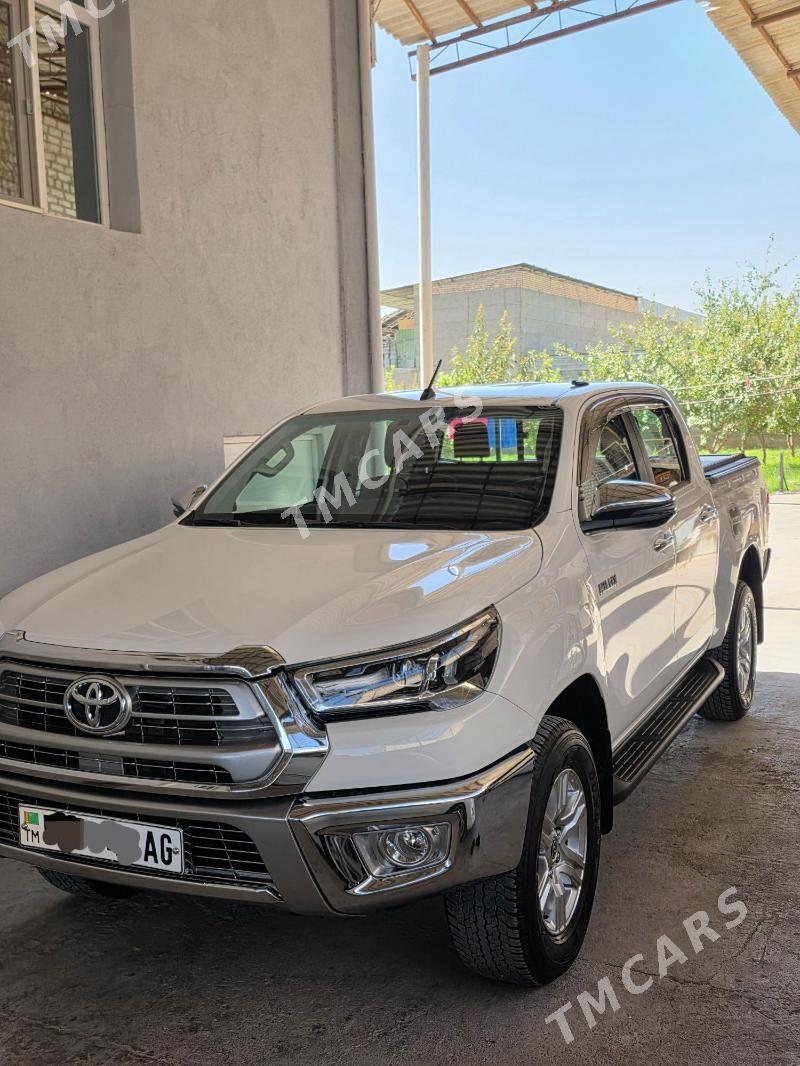 Toyota Hilux 2022 - 588 000 TMT - Aşgabat - img 2