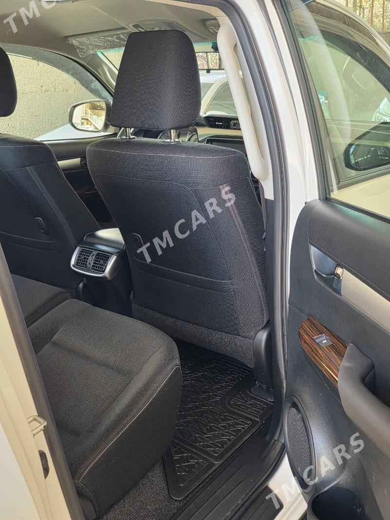 Toyota Hilux 2022 - 588 000 TMT - Aşgabat - img 8