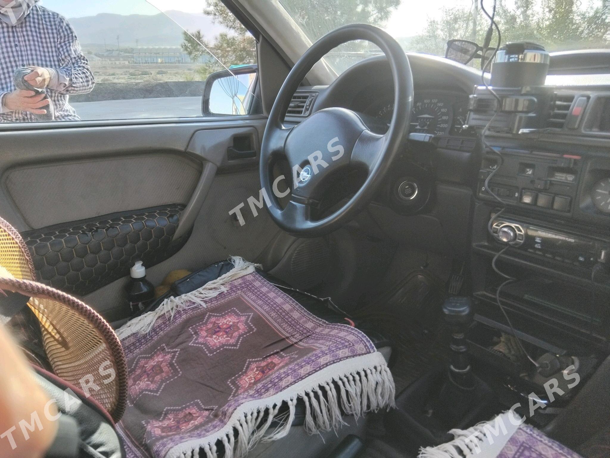 Opel Vectra 1991 - 40 000 TMT - Magdanly - img 8