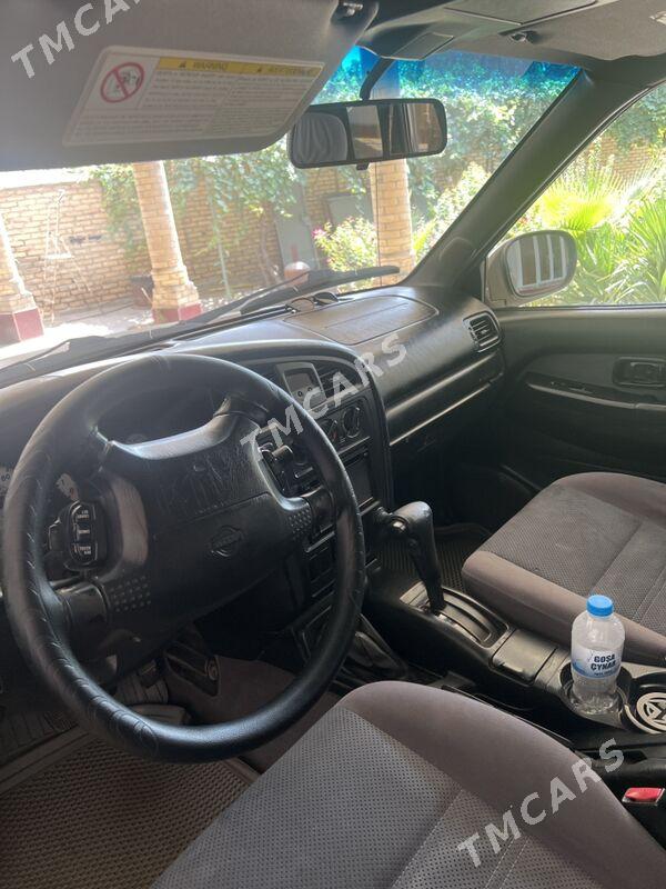 Nissan Pathfinder 2001 - 110 000 TMT - Фарап - img 2