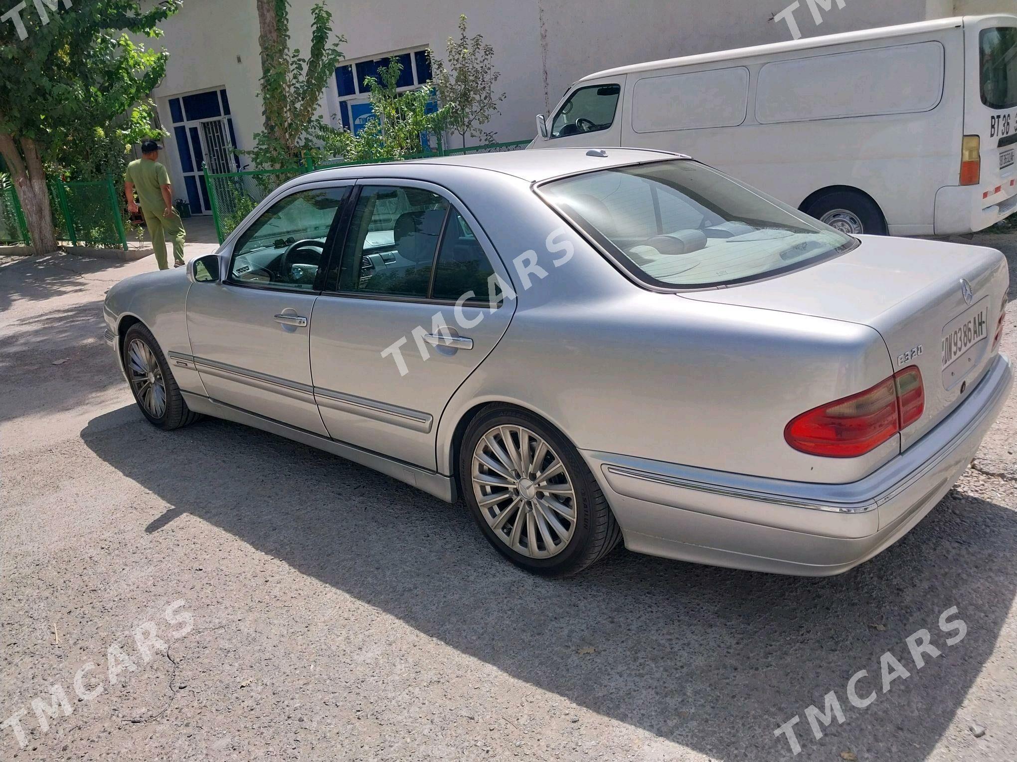 Mercedes-Benz E320 2001 - 115 000 TMT - Aşgabat - img 3