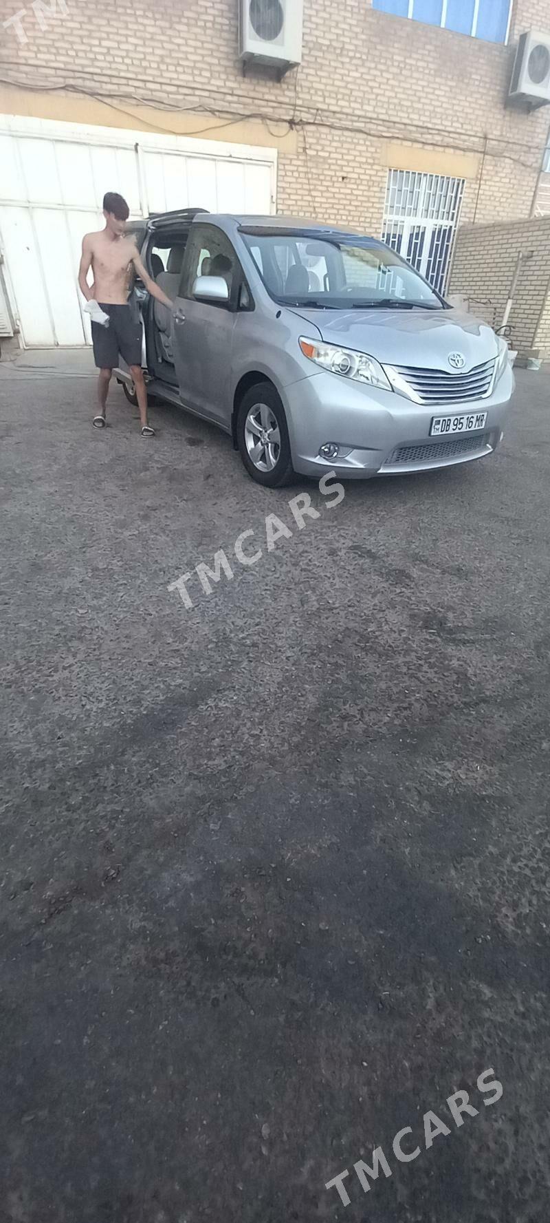 Toyota Sienna 2011 - 310 000 TMT - Mary - img 7
