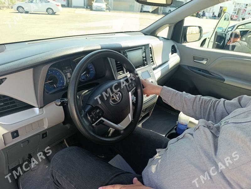 Toyota Sienna 2018 - 400 000 TMT - 2 mkr - img 5