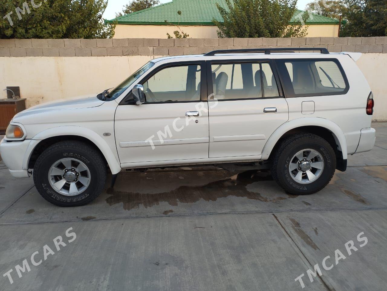 Mitsubishi Nativa 2004 - 125 000 TMT - Гёкдже - img 2